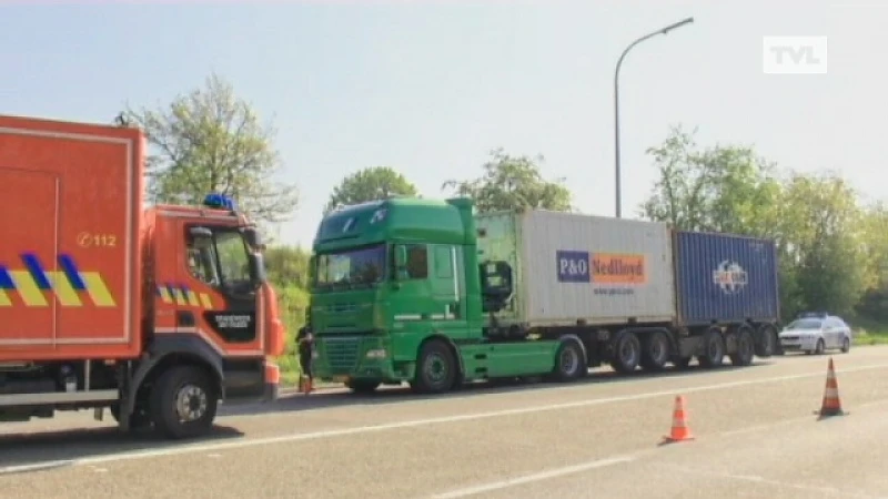 Fietsster overleeft aanrijding door vrachtwagen niet