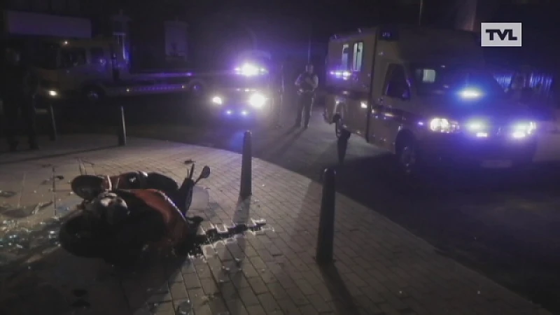 KORT: Jonge mannen crashen met scooter tegen gevel in Riemst