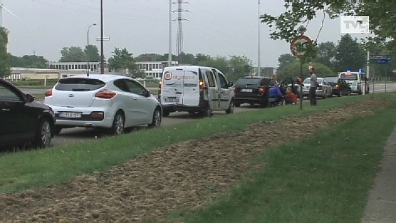 Kettingbotsing met 6 wagens op Hasseltse singel