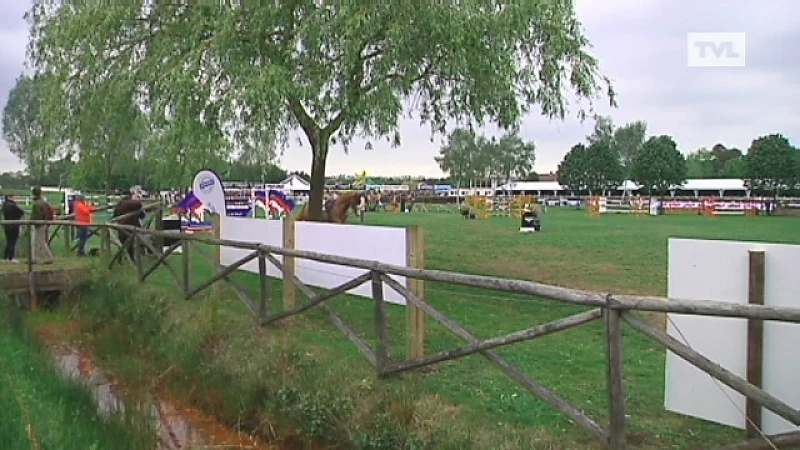 Landenprijs van vijfsterrenjumping Lummen van start