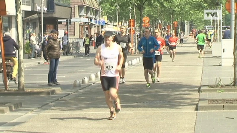 3000 sportievelingen lopen door Genk