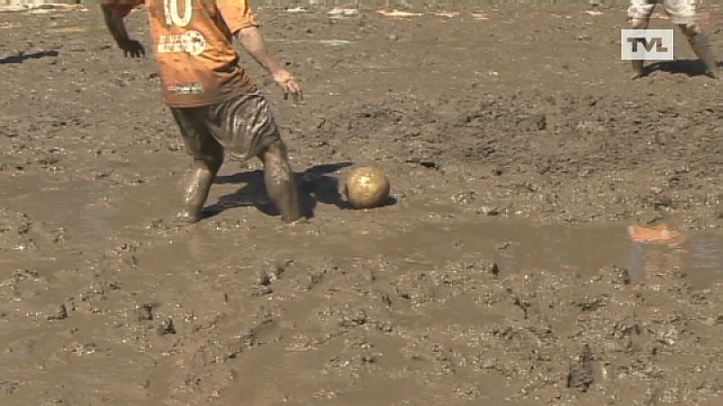 EK moddervoetbal in Hechtel-Eksel