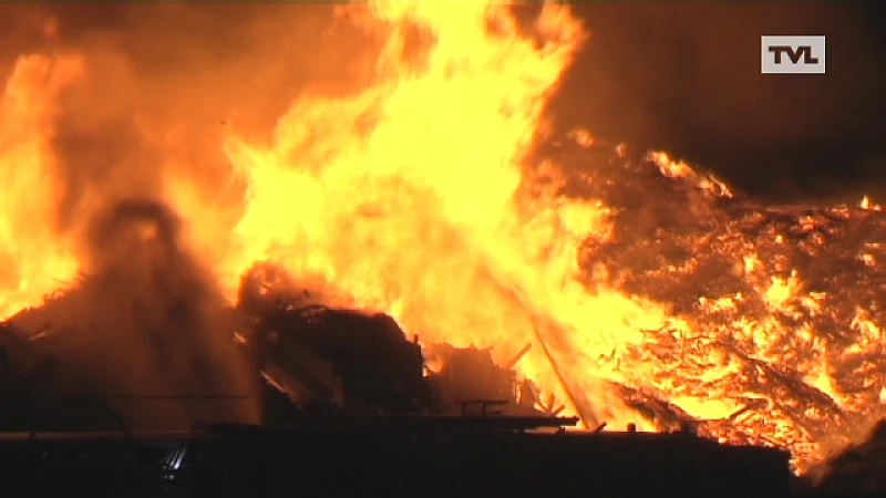 Grote brand bij Heusdens afvalbedrijf Van Gansewinkel