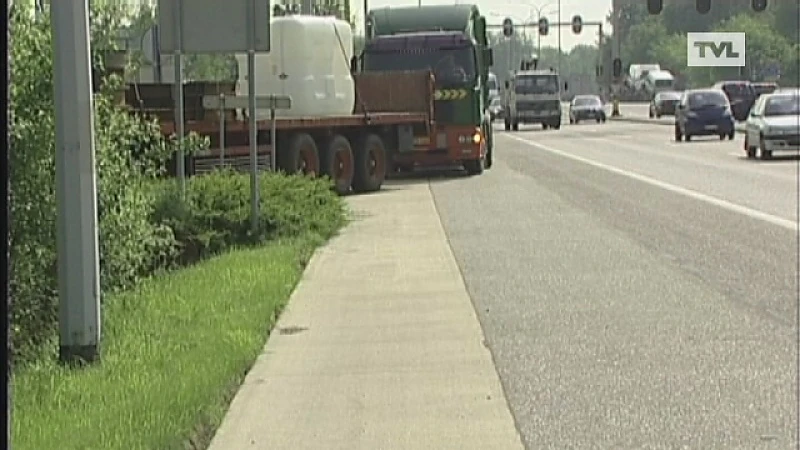 Vrachtwagenchauffeurs lopen massaal tegen de lamp in Genk