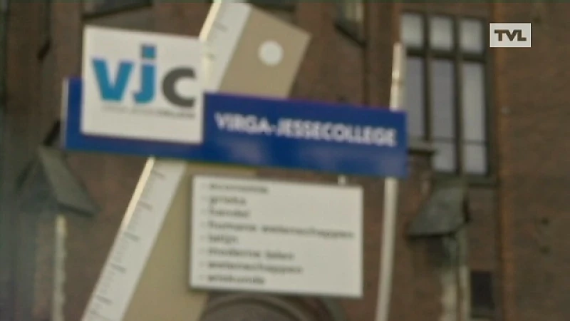 Cynthia, Maarten en Rudi keren terug naar vroegere school
