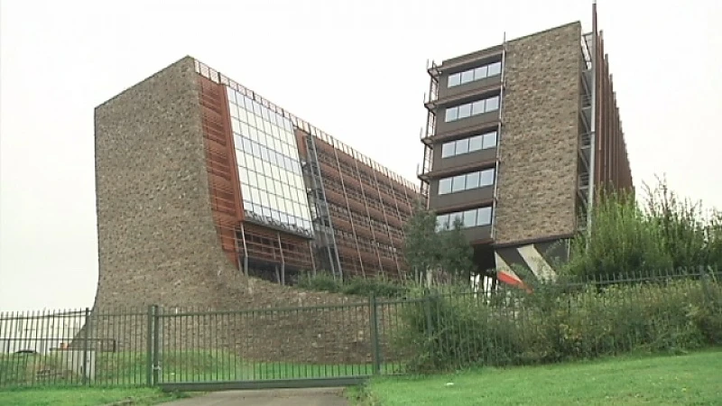 Provinciegebouwen in de uitverkoop?