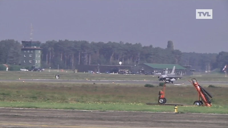 Extra F-16's houden zich klaar voor interventie in Irak