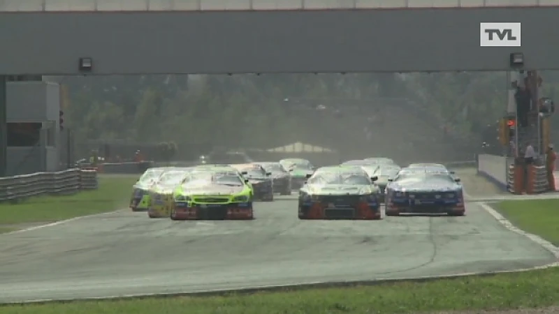 DOORLEZER Beelden Nascar
