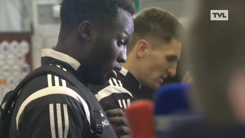 Courtois boos na IJsland, Origi toont zich