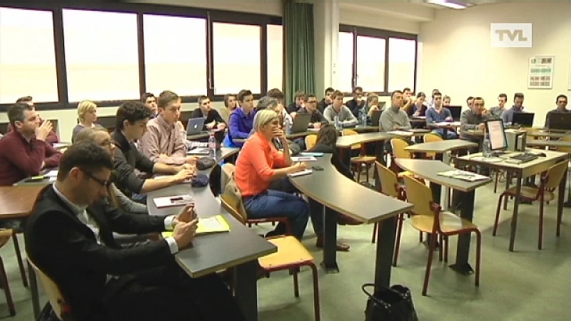 Annemie Turtelboom geeft college aan UHasselt