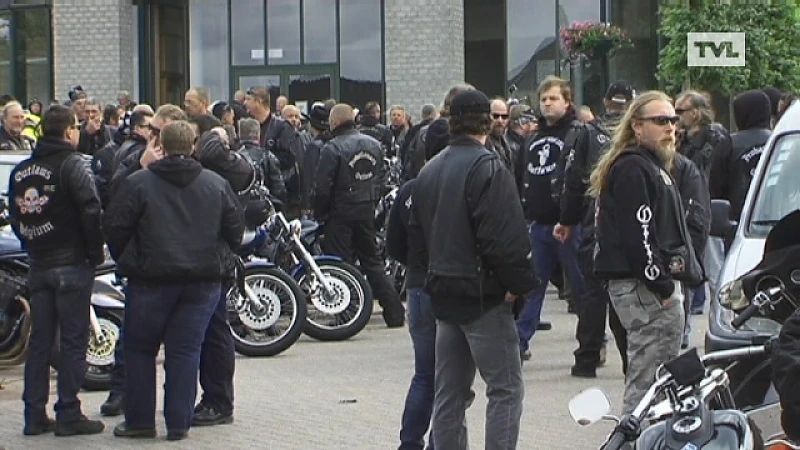 7 mensen opgepakt bij huiszoekingen in onderzoek naar motorbendes