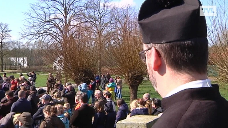 Paaseieren rapen in retrostijl in Bokrijk