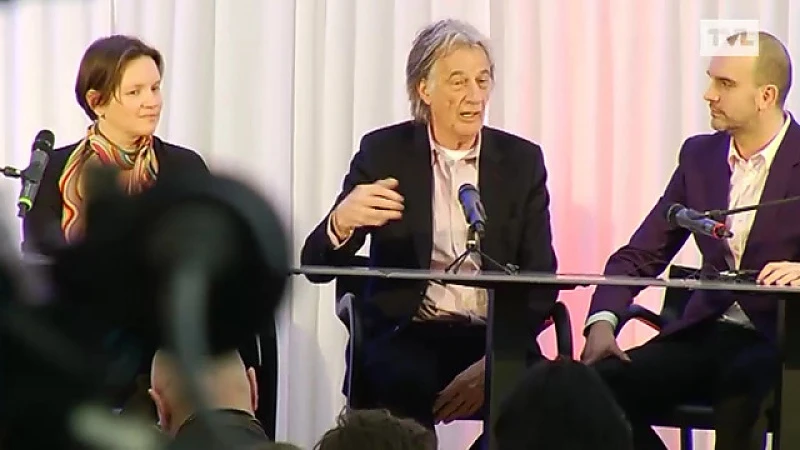 Tjing Tjing: Hello, my name is Paul Smith