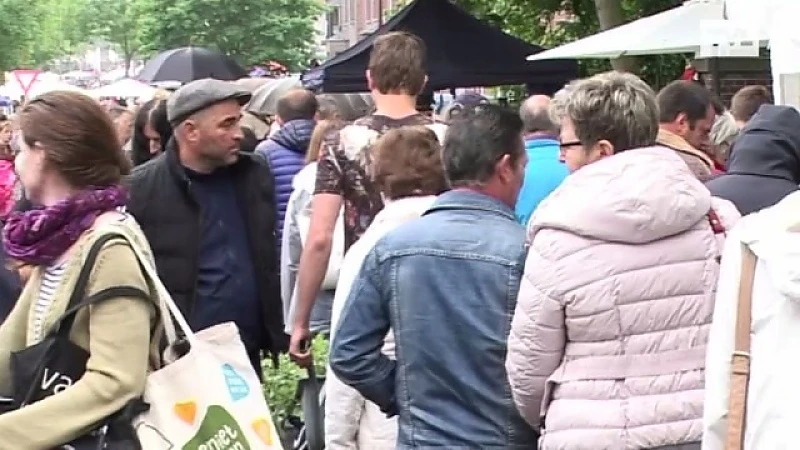 Slecht weer geen spelbreker op grootste rommel- en antiekmarkt van Limburg