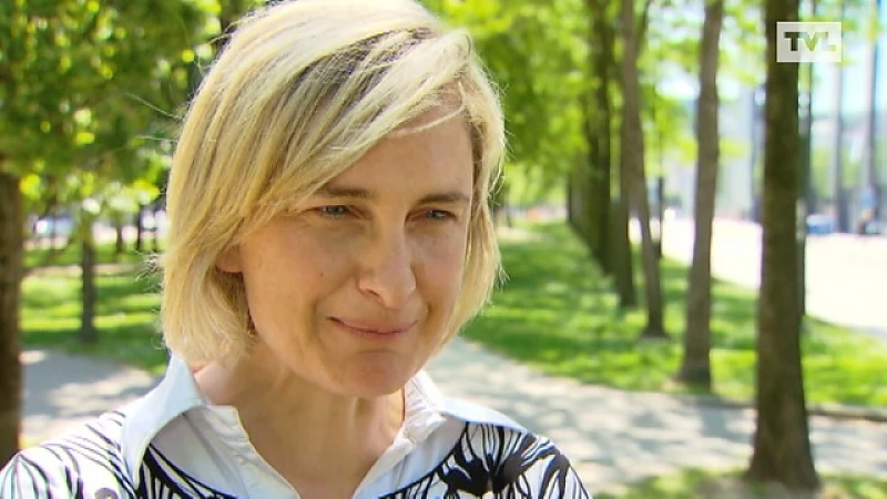 Crevits: "School knijpt best oogje toe"