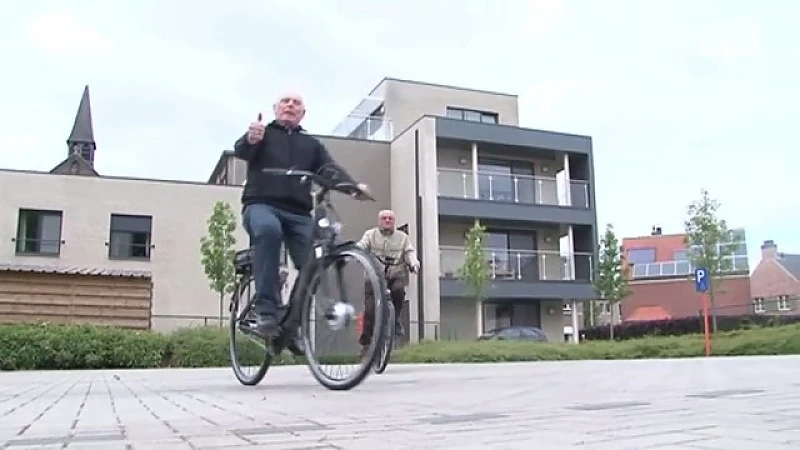 Overpeltse senioren leren fietsen
