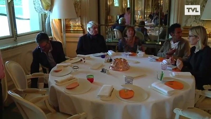 Porselein Stockmans in wereldberoemd toprestaurant in Parijs