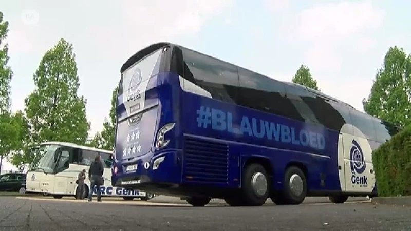 De nieuwe spelersbus van KRC Genk