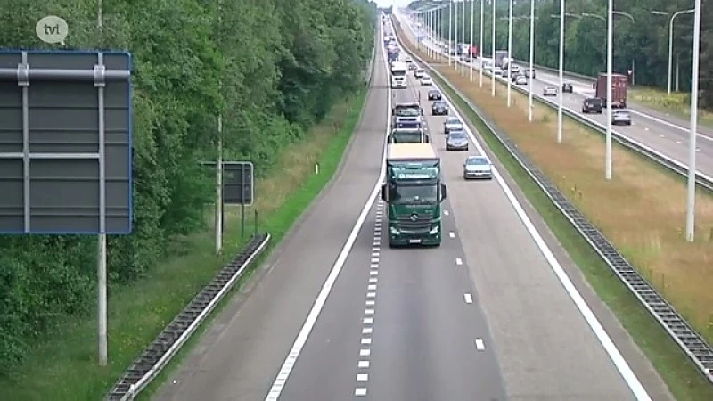 Kwaliteit asfalt Klaverblad Lummen laat te wensen over