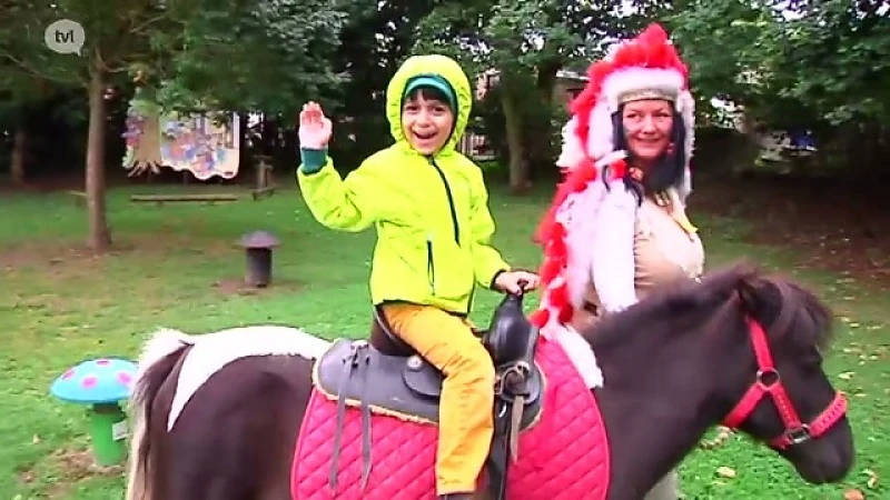 Cowboys op pony's door het Kabouterbos in Sint-Truiden