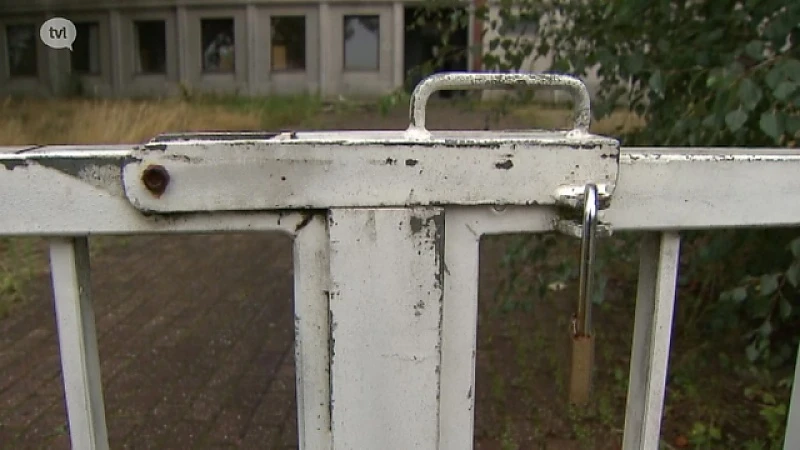 Er komen hekken rond gebouwen Den Heuvel