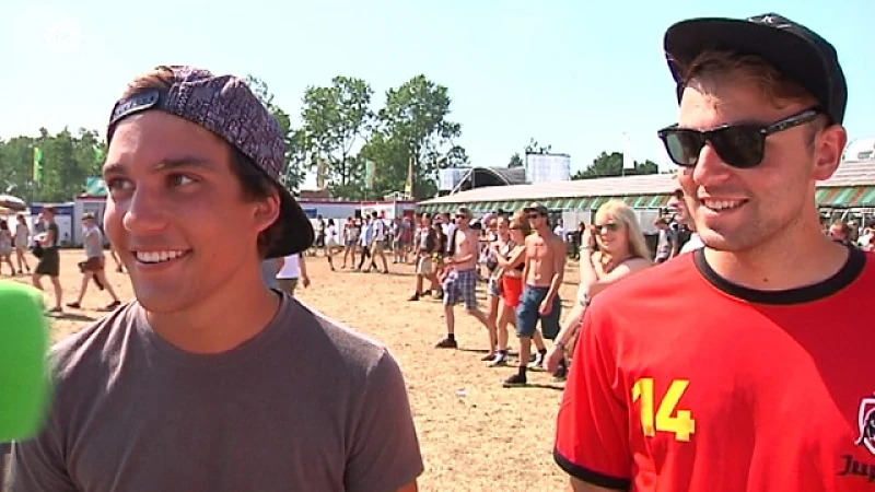 "Iedereen is moe en vuil, maar feesten is het belangrijkste"