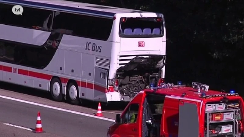 E314 afgesloten voor alle verkeer na vier ongevallen waarbij 1 dode