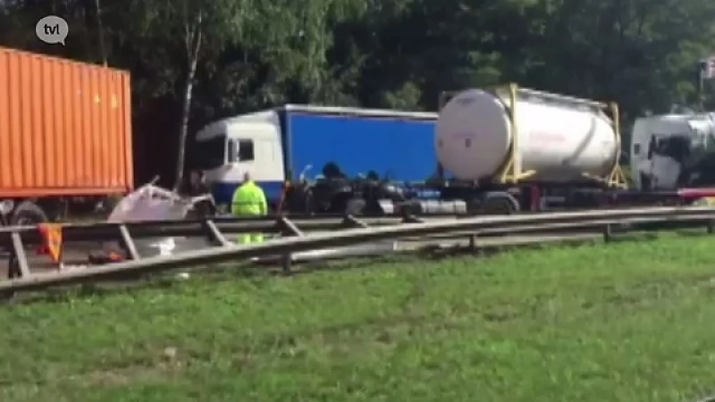 Ongeval met vrachtwagens zorgt voor lange file E314