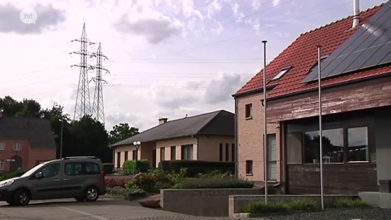 Overheid moet wonen onder hoogspanningskabels ontmoedigen