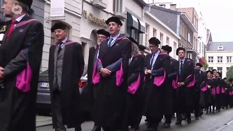 Togastoet bij opening academiejaar UHasselt