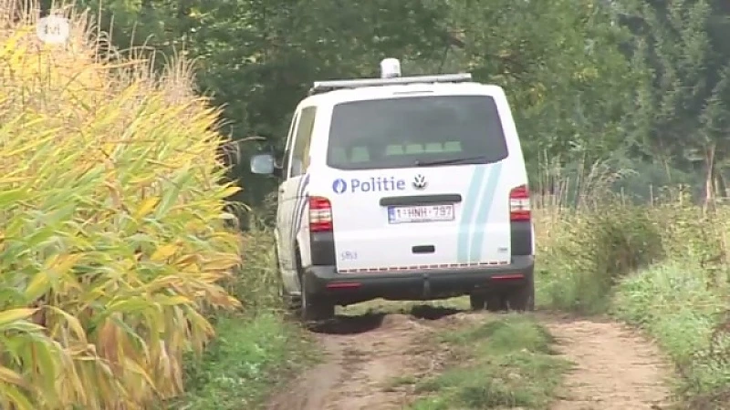 Persoon dood aangetroffen in uitgebrande wagen