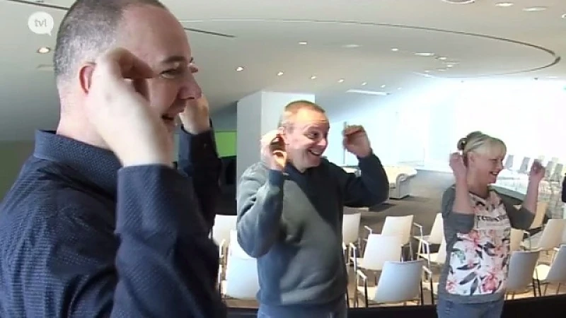 Kan u uw lach inhouden bij dit filmpje?