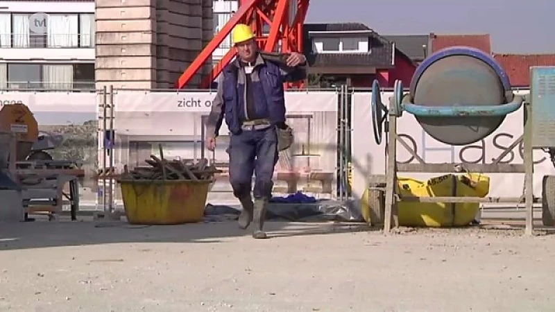 Bouwsector kruipt uit dal met minder personeel