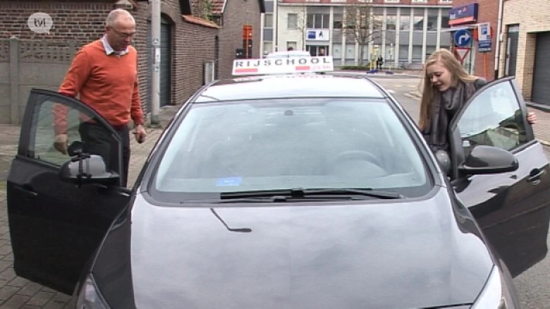 Rijscholen stellen vragen bij vernieuwde rijopleiding