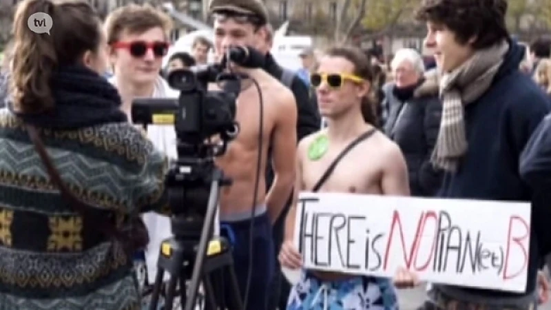 Alkenaar haalt wereldpers met ludiek protest tijdens klimaattop Parijs