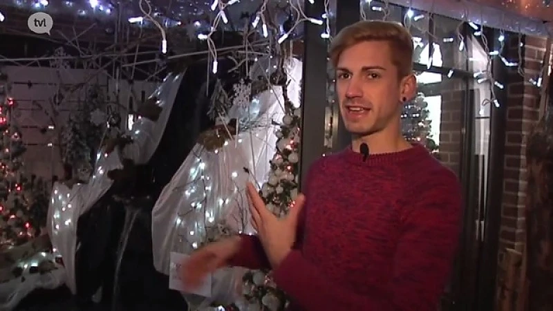 Kapper bouwt indrukwekkend kerstdorp