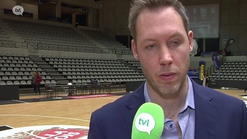 Brian Lynch teleurgesteld na verlies Limburg United tegen rode lantaarn Leuven