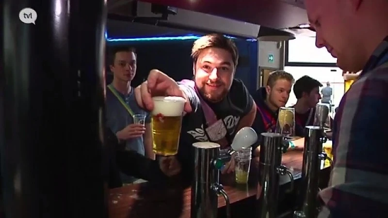 Eerste studentenfuif volgens nieuw concept is succes