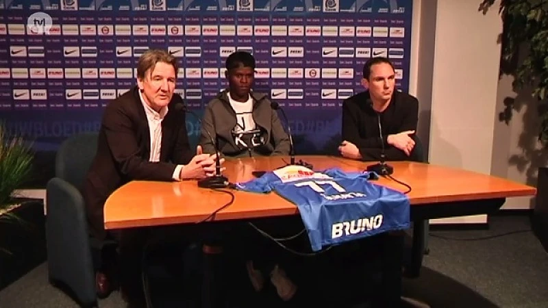 Samatta voorgesteld bij Racing Genk