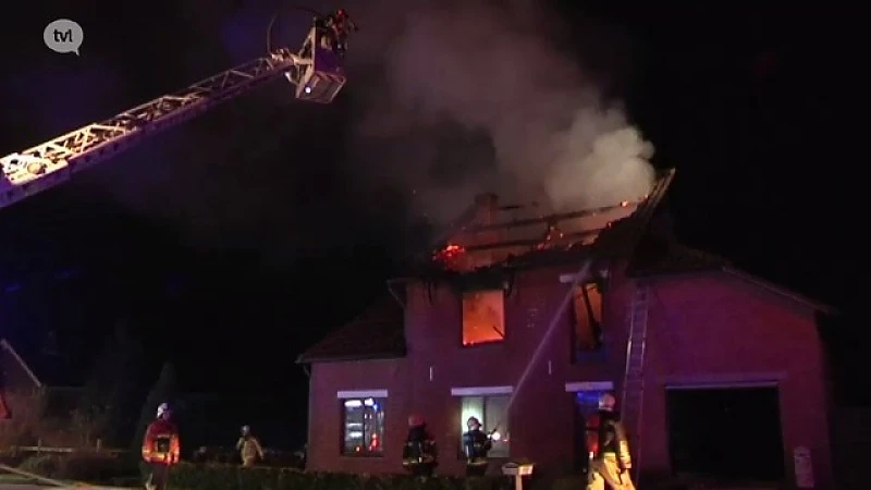 Zware brand vernielt huis in Kortessem. Gezin van vier tijdelijk dakloos.