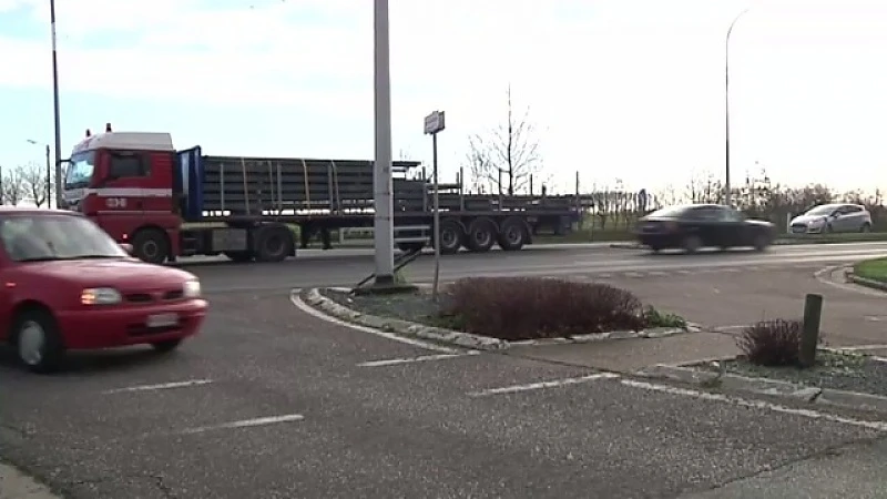 Zwart kruispunt in Diepenbeek krijgt verkeerslichten