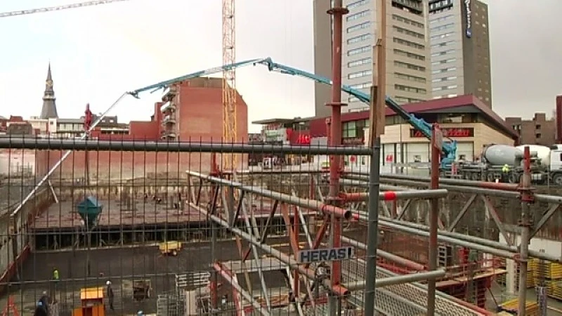 Hele nacht beton storten voor Hasselts stadhuis