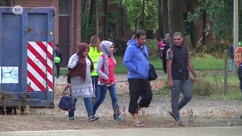 Erkende asielzoekers blijven niet in gemeente met asielcentrum