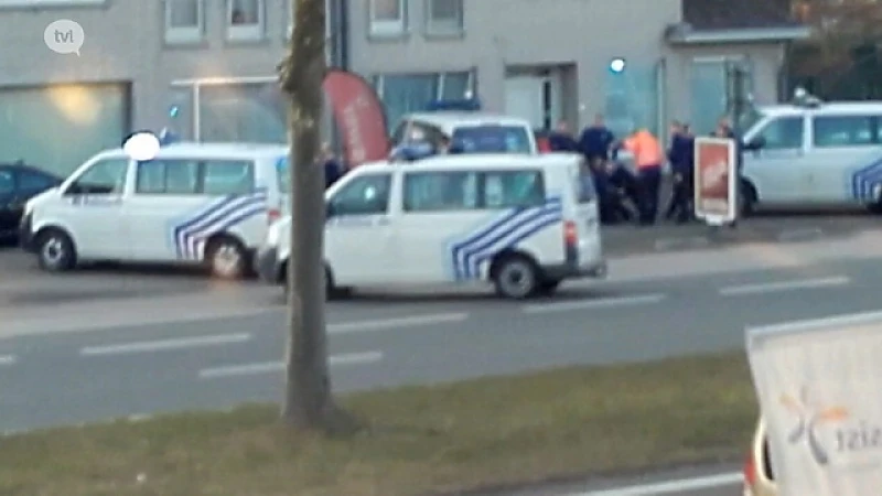 Wilde achtervolging door West-Limburg eindigt tegen huisgevel