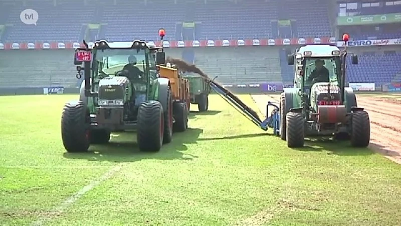 Racing Genk gestart met aanleg nieuwe grasmat voor play-off 1