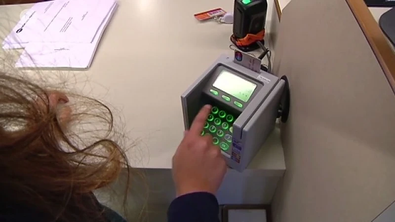 Febelfin vraagt om zoveel mogelijk met betaalkaarten te betalen