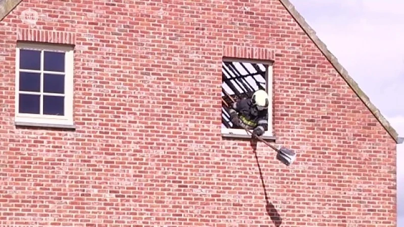 Huis in Peer vernield door blikseminslag, bewoners dakloos