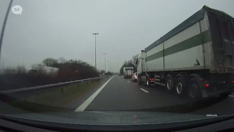 Nieuwe wegpiraat haalt halsbrekende toeren uit op E313