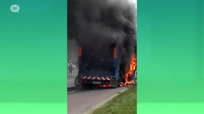 Vuilniskar brandt uit in Houthalen