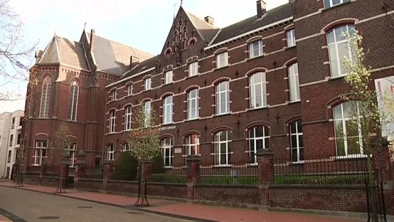 17-jarig meisje uit Hamont vecht voor haar leven met hersenvliesontsteking na Romereis met school